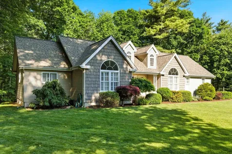 9 Danforth Drive Bedford NH 03110