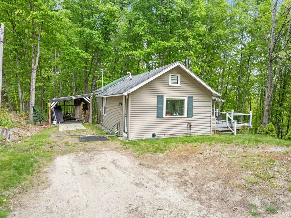 102 Highland Street Plymouth NH 03264