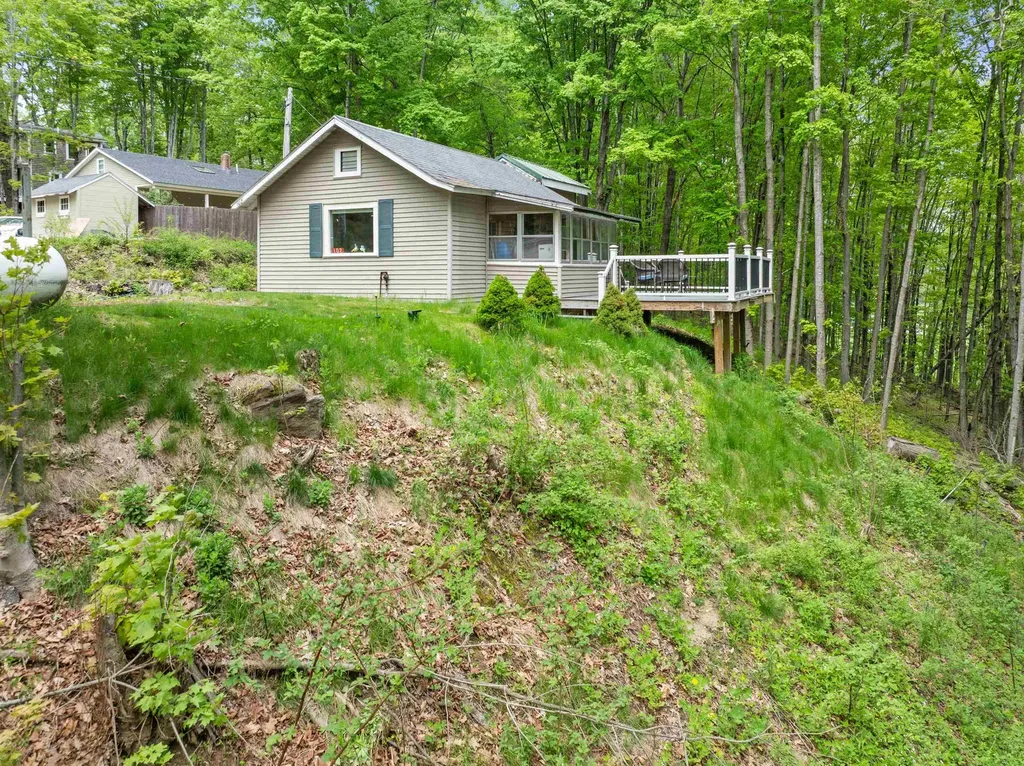 102 Highland Street Plymouth NH 03264