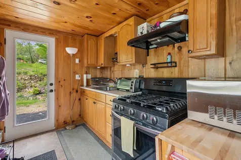 102 Highland Street Plymouth NH 03264
