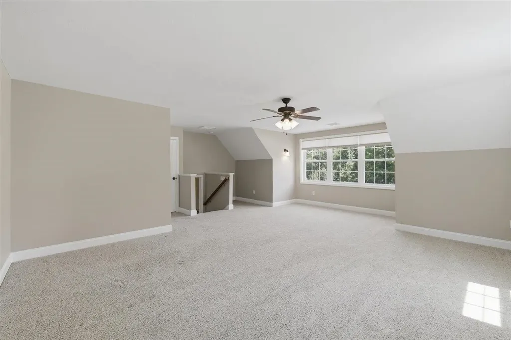 18 Hawthorne Drive Auburn NH 03032