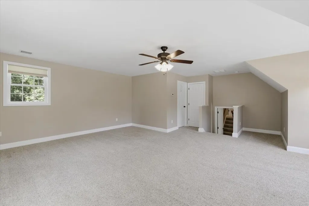 18 Hawthorne Drive Auburn NH 03032