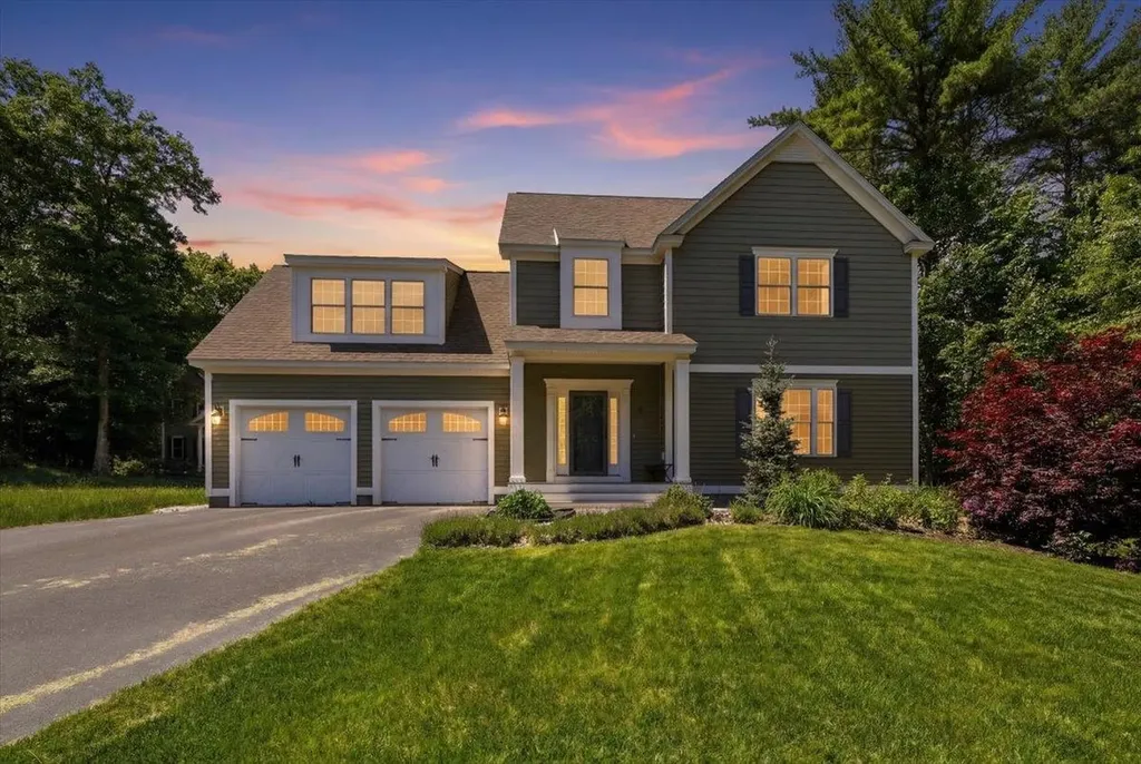 18 Hawthorne Drive Auburn NH 03032