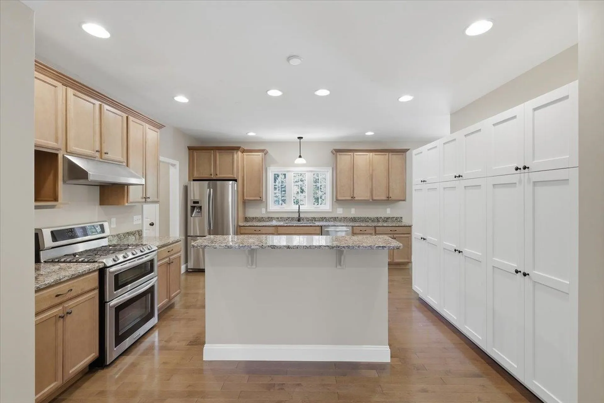 18 Hawthorne Drive Auburn NH 03032
