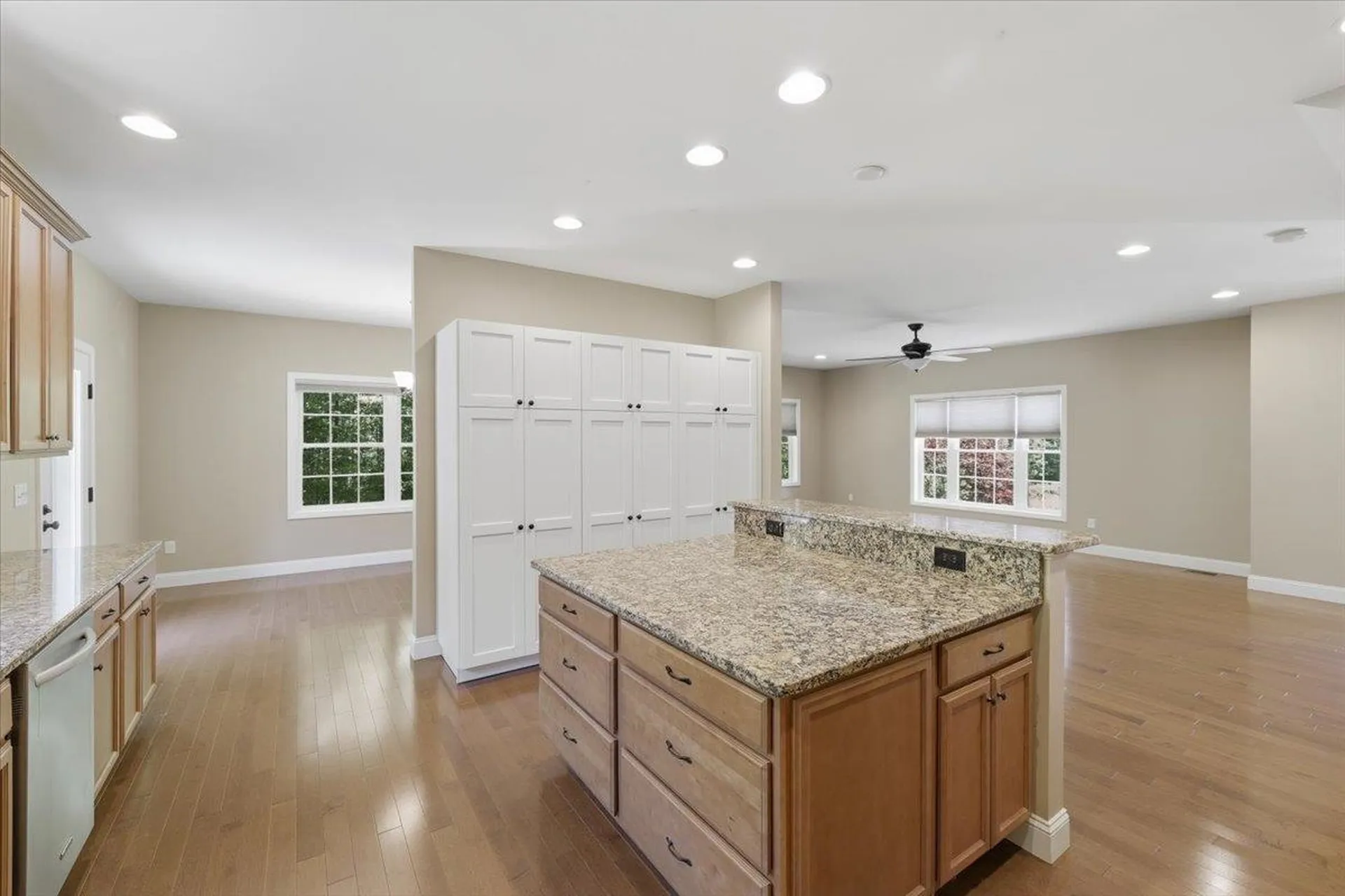 18 Hawthorne Drive Auburn NH 03032