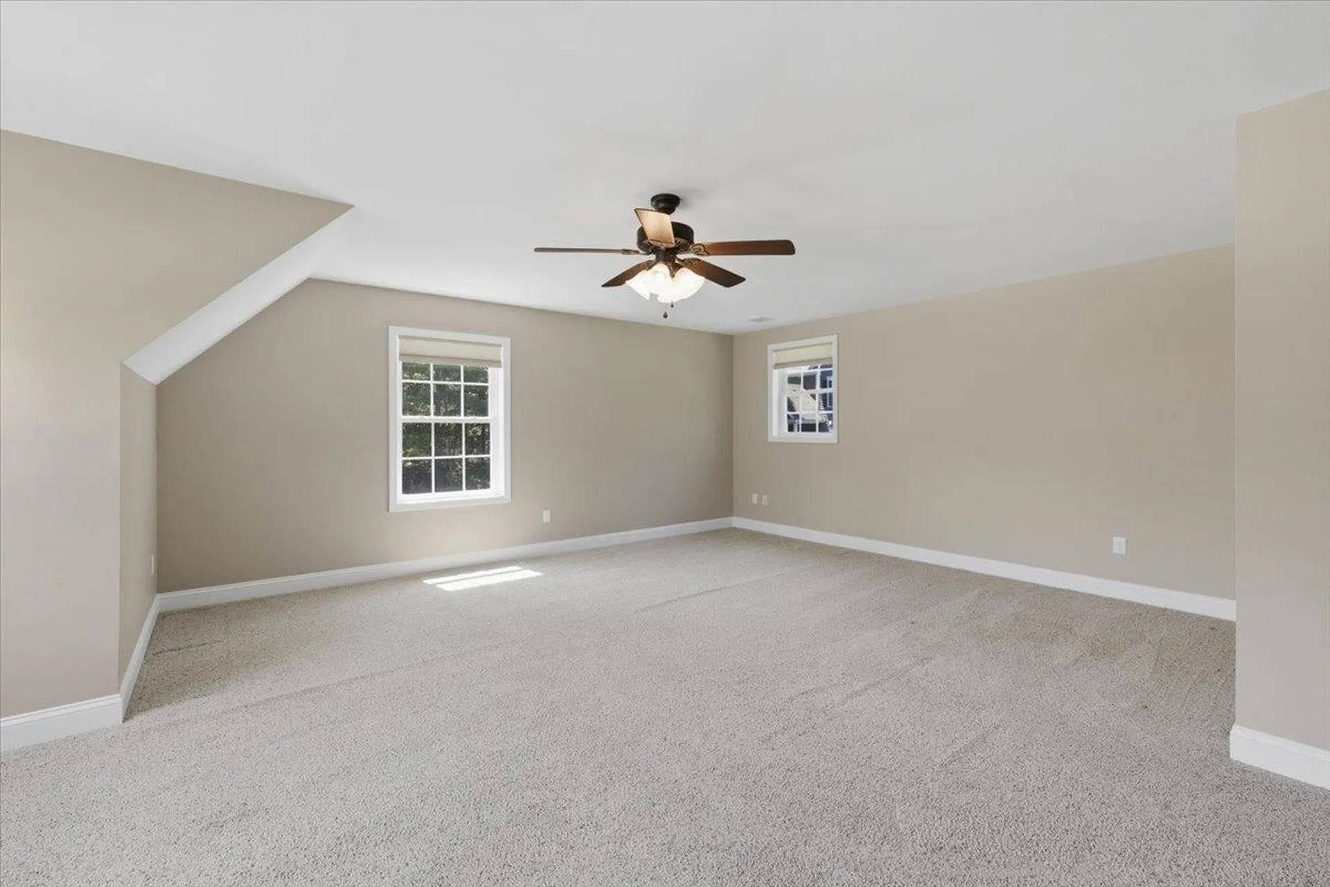 18 Hawthorne Drive Auburn NH 03032