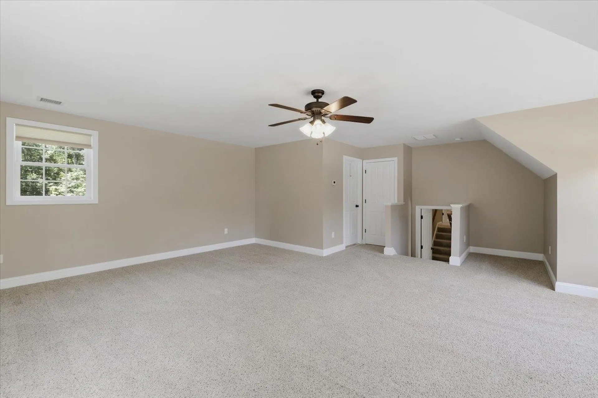 18 Hawthorne Drive Auburn NH 03032