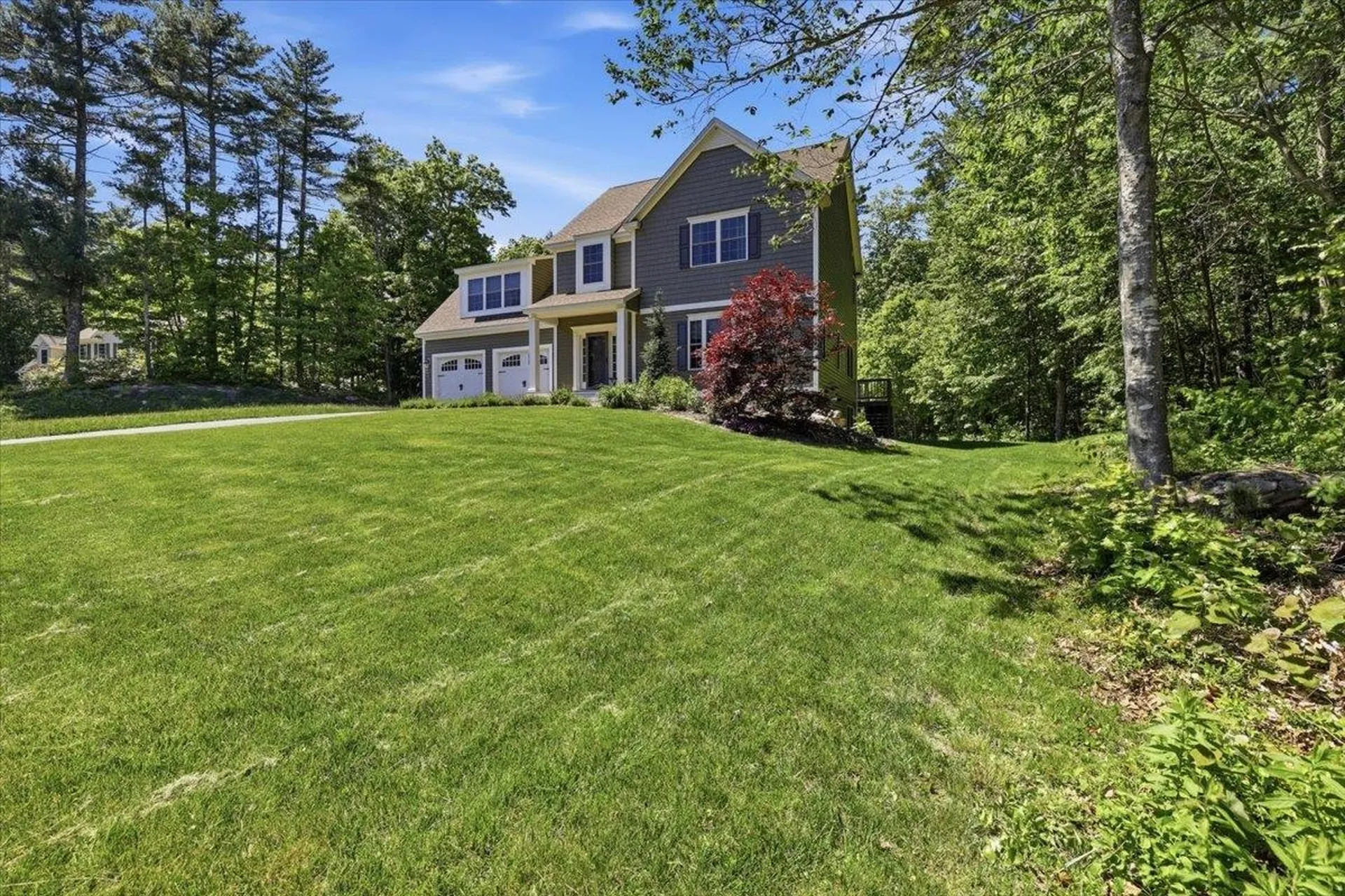 18 Hawthorne Drive Auburn NH 03032