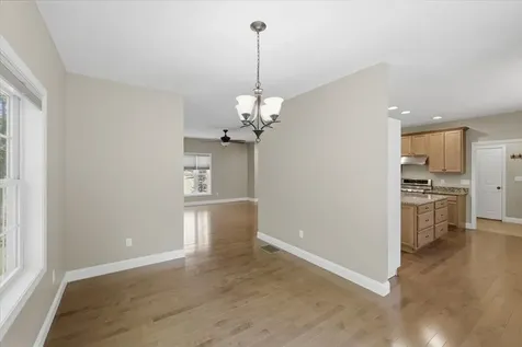 18 Hawthorne Drive Auburn NH 03032