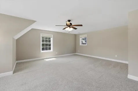 18 Hawthorne Drive Auburn NH 03032
