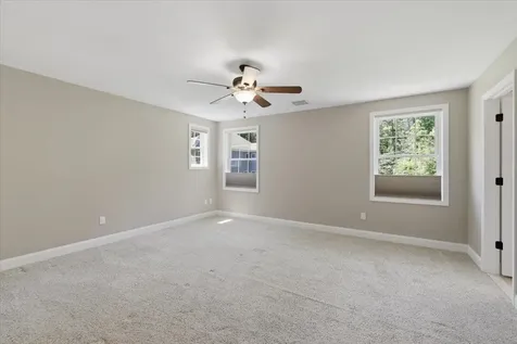 18 Hawthorne Drive Auburn NH 03032