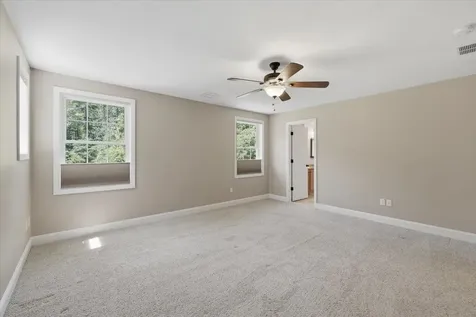 18 Hawthorne Drive Auburn NH 03032