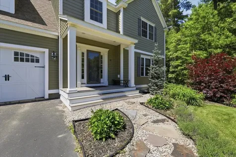 18 Hawthorne Drive Auburn NH 03032