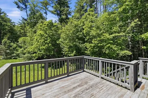 18 Hawthorne Drive Auburn NH 03032