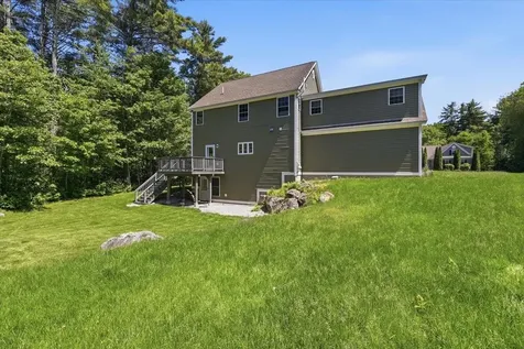 18 Hawthorne Drive Auburn NH 03032