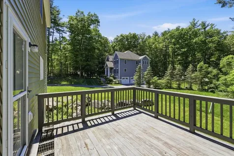 18 Hawthorne Drive Auburn NH 03032
