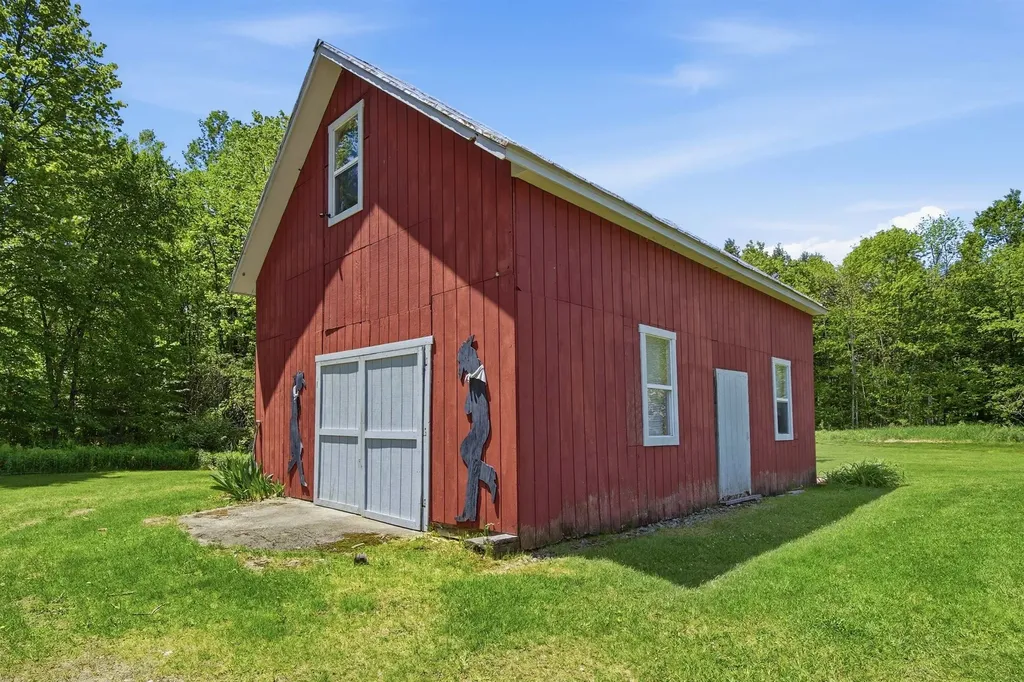 219 Longmoore Drive Ryegate VT 05042