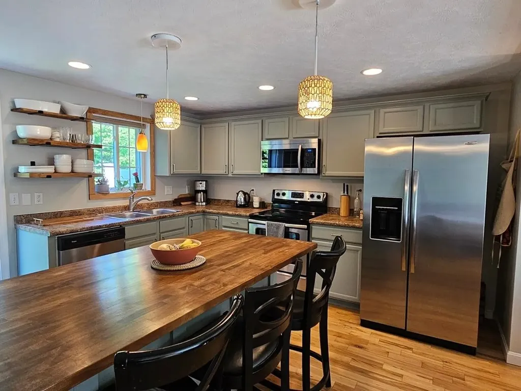 28 Owens Drive Swanzey NH 03446