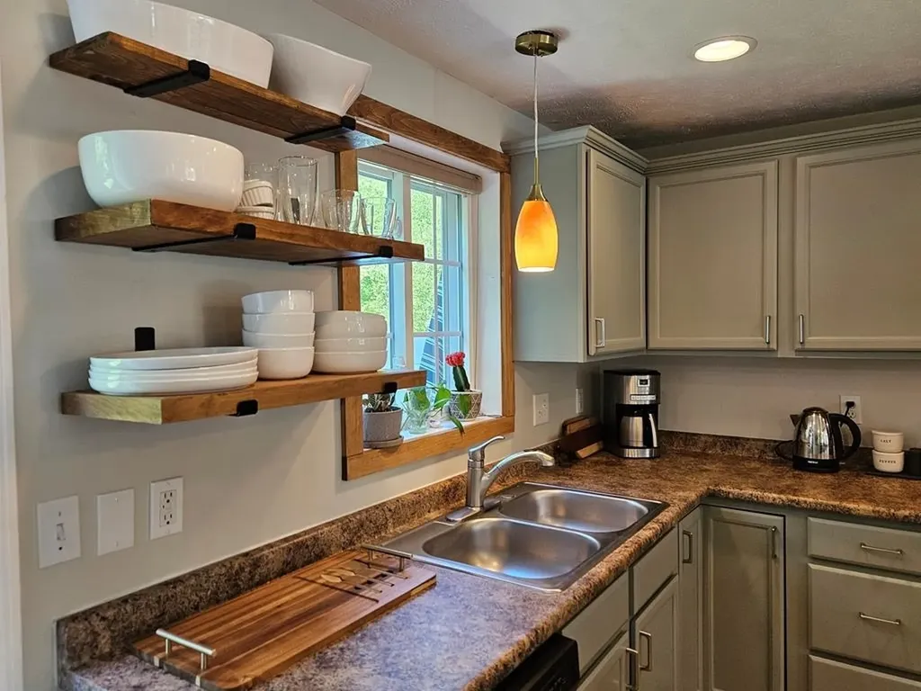 28 Owens Drive Swanzey NH 03446