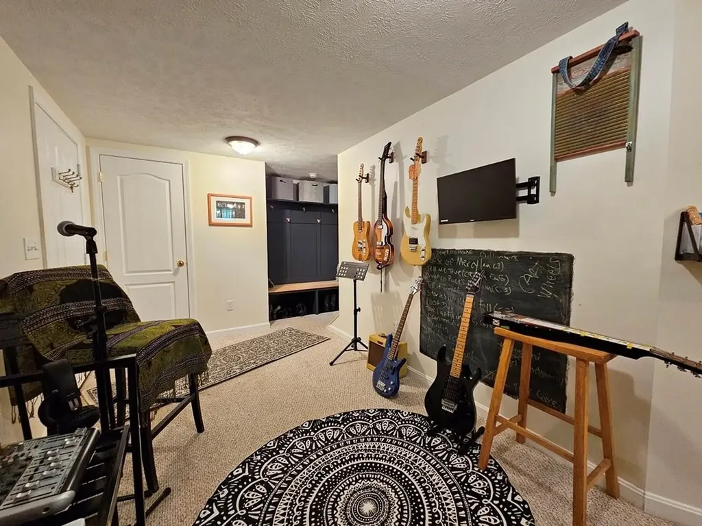 28 Owens Drive Swanzey NH 03446