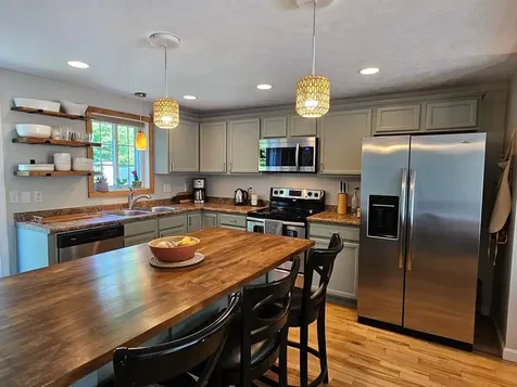28 Owens Drive Swanzey NH 03446