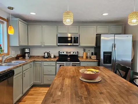 28 Owens Drive Swanzey NH 03446