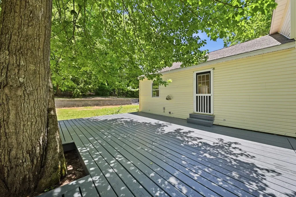 11 Ash Street Northwood NH 03261