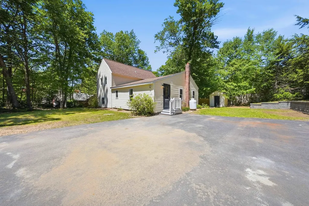 11 Ash Street Northwood NH 03261