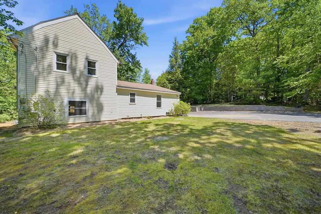 11 Ash Street Northwood NH 03261