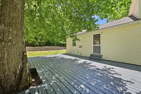 11 Ash Street Northwood NH 03261