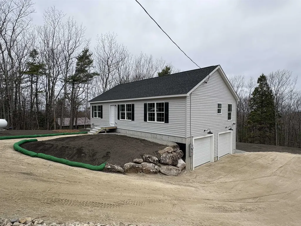 12 Winsor Way New Durham NH 03855