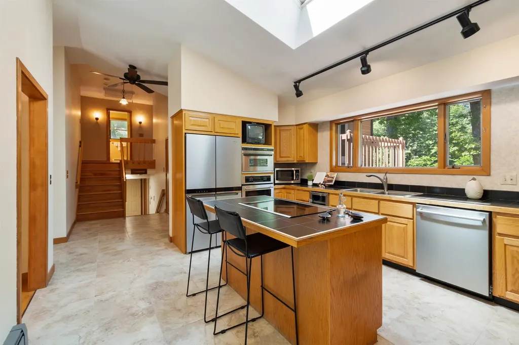 6 Weston Street Derry NH 03038