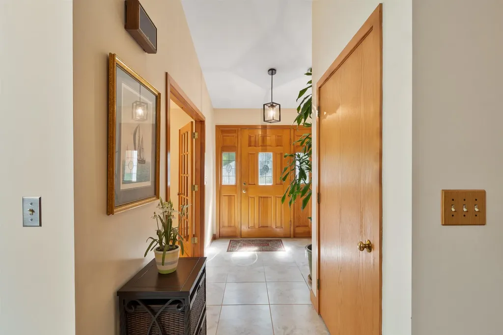 6 Weston Street Derry NH 03038