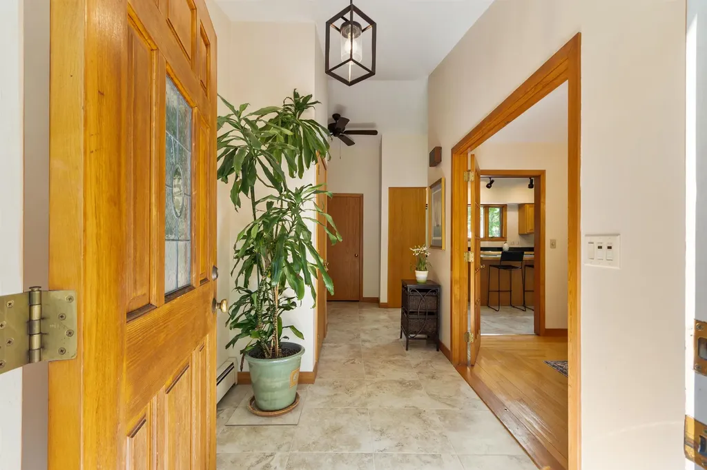 6 Weston Street Derry NH 03038
