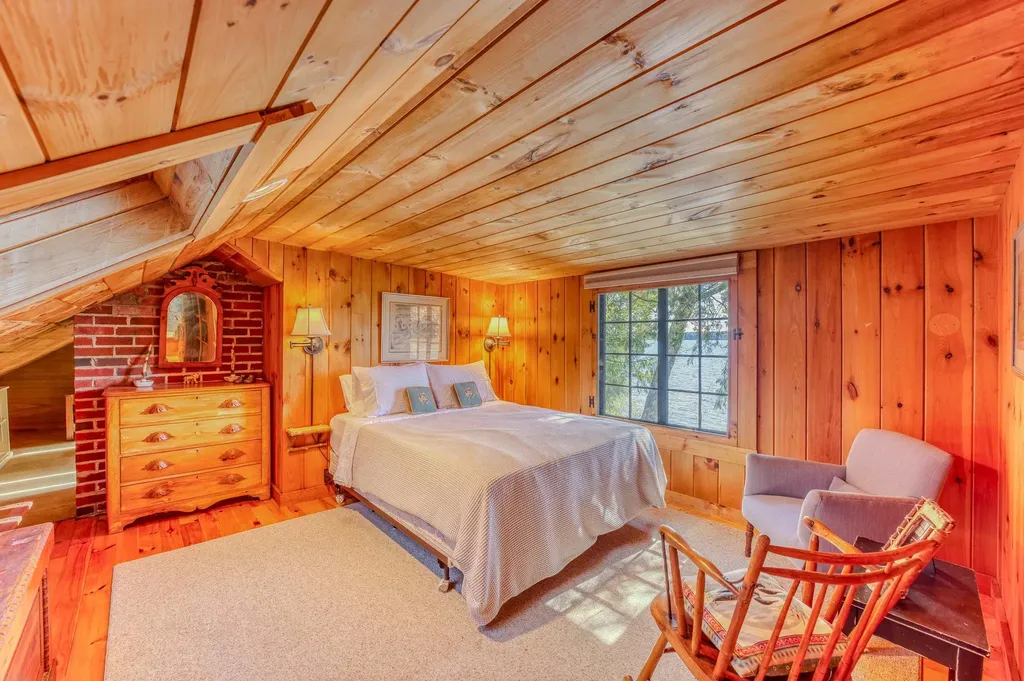156 Mooney Point Road Holderness NH 03245