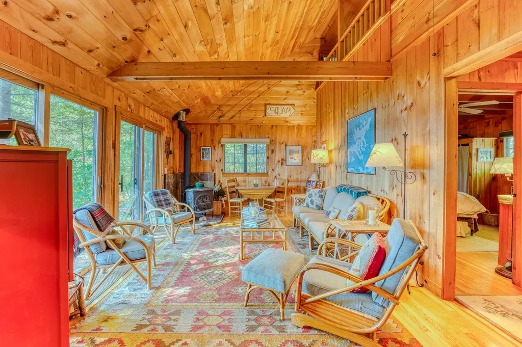 156 Mooney Point Road Holderness NH 03245