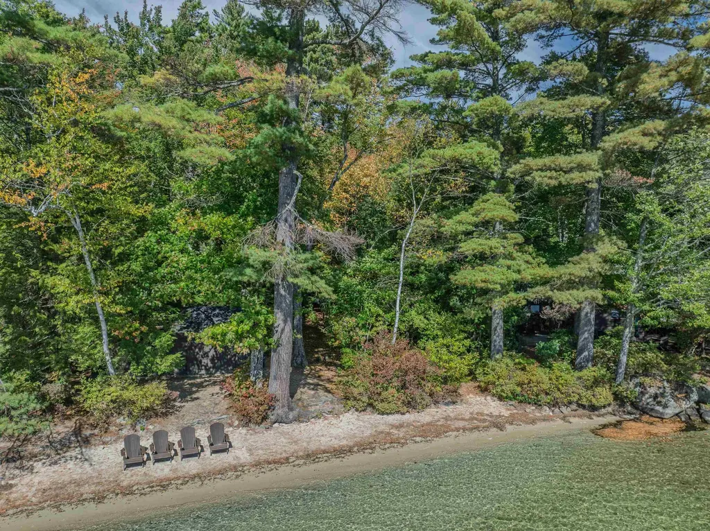 156 Mooney Point Road Holderness NH 03245