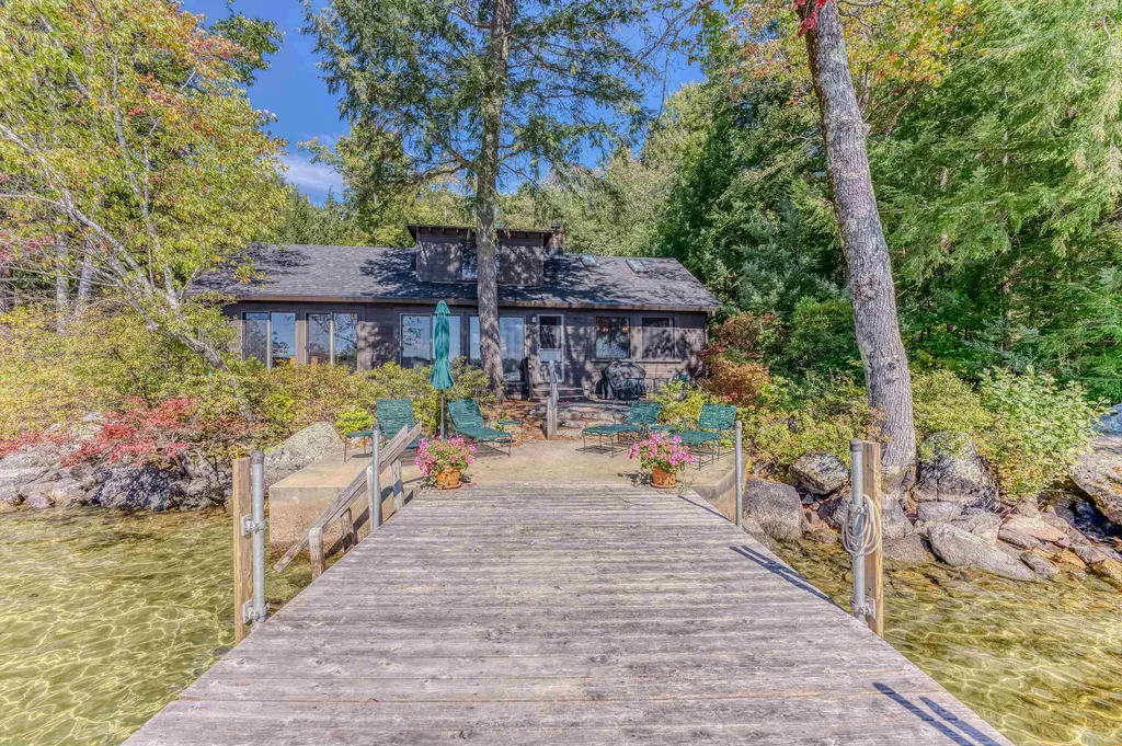 156 Mooney Point Road Holderness NH 03245