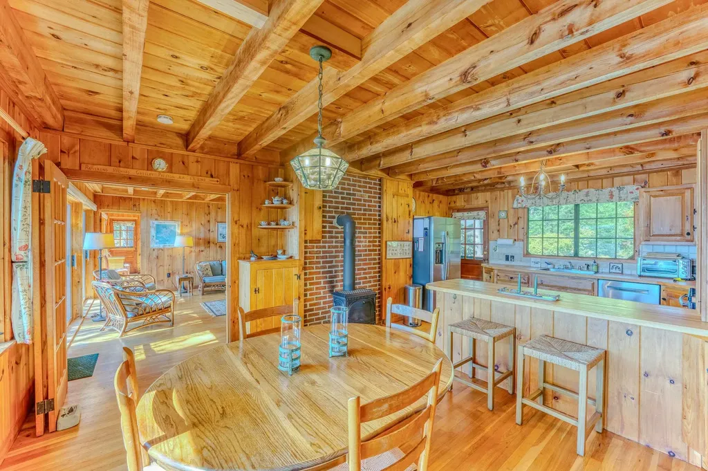 156 Mooney Point Road Holderness NH 03245