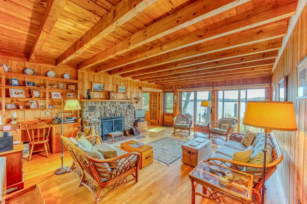 156 Mooney Point Road Holderness NH 03245