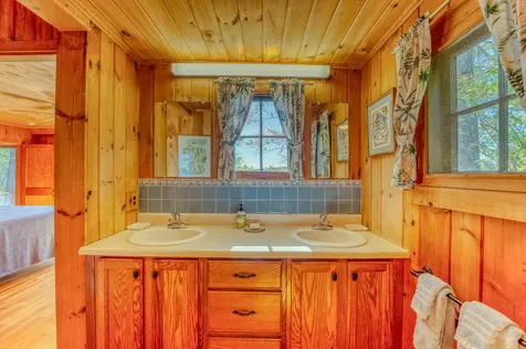 156 Mooney Point Road Holderness NH 03245