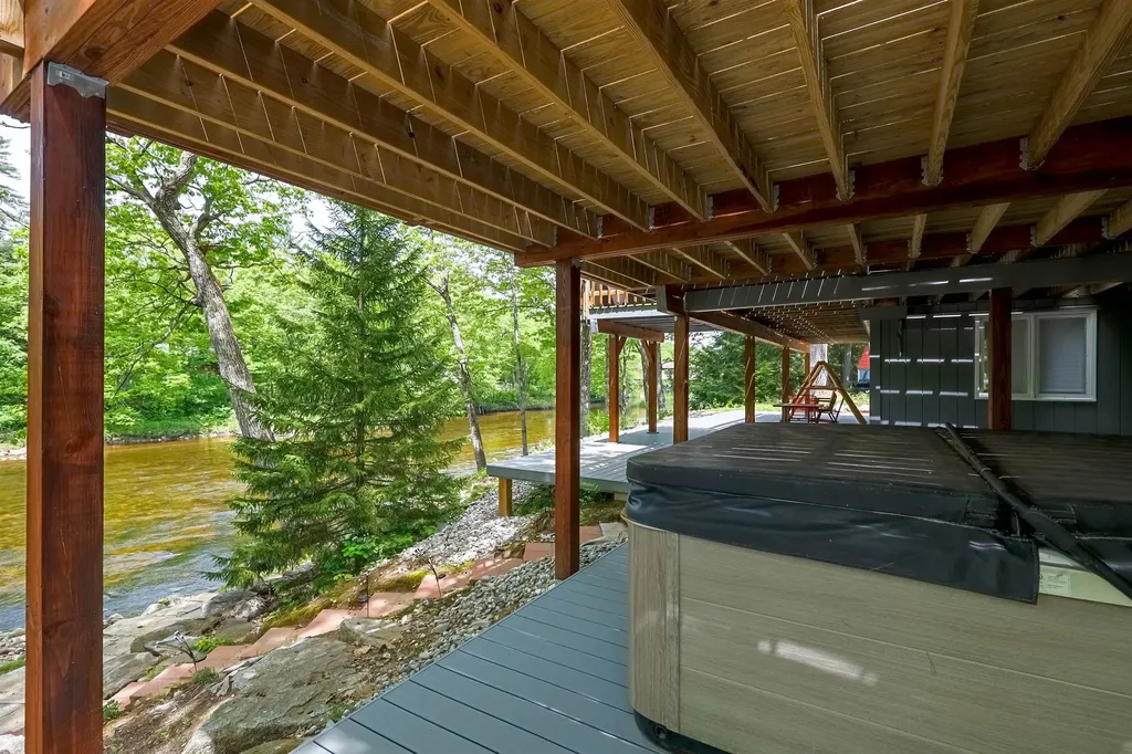 38 Canoe Run Road Campton NH 03223