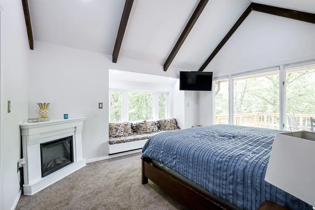 38 Canoe Run Road Campton NH 03223
