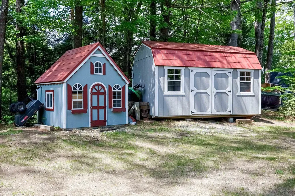 38 Canoe Run Road Campton NH 03223