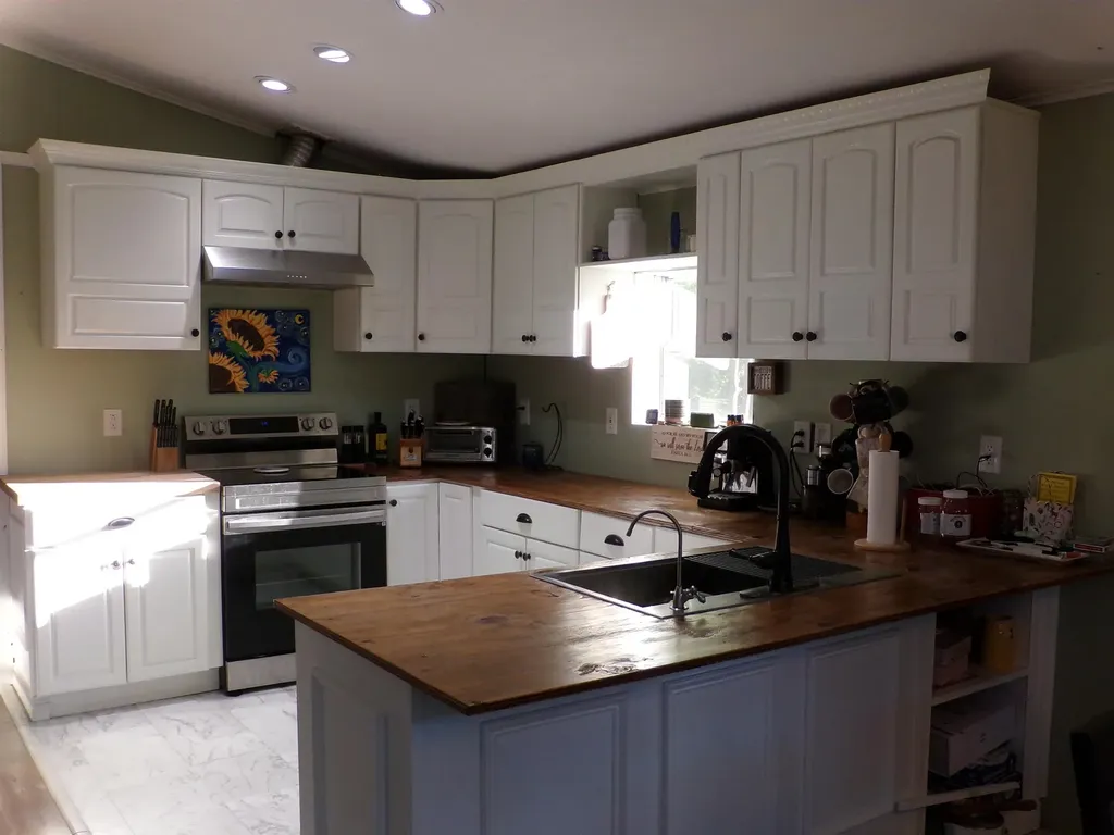 13 Pear Street Laconia NH 03246