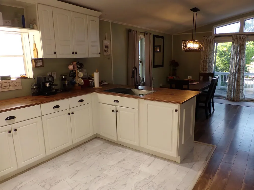 13 Pear Street Laconia NH 03246
