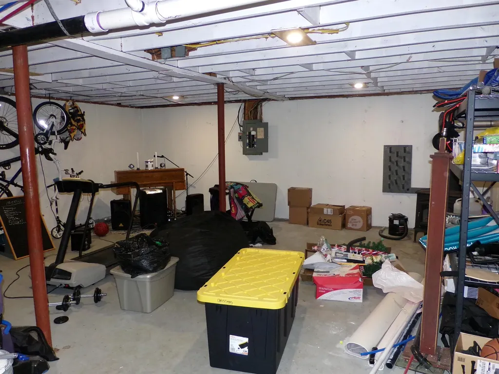 13 Pear Street Laconia NH 03246