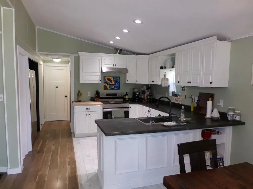 13 Pear Street Laconia NH 03246