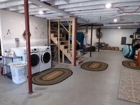 13 Pear Street Laconia NH 03246