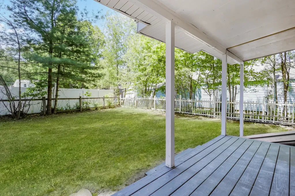 40 Grove Avenue Salem NH 03079